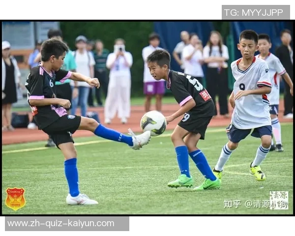 足球损害对青少年身心健康的影响及应对策略探讨